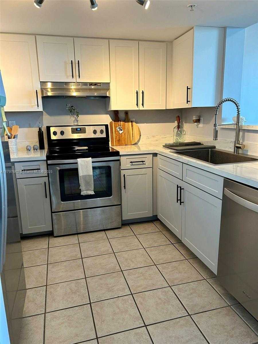 Small Image of 3000 CORAL WAY #407, Miami Number 8