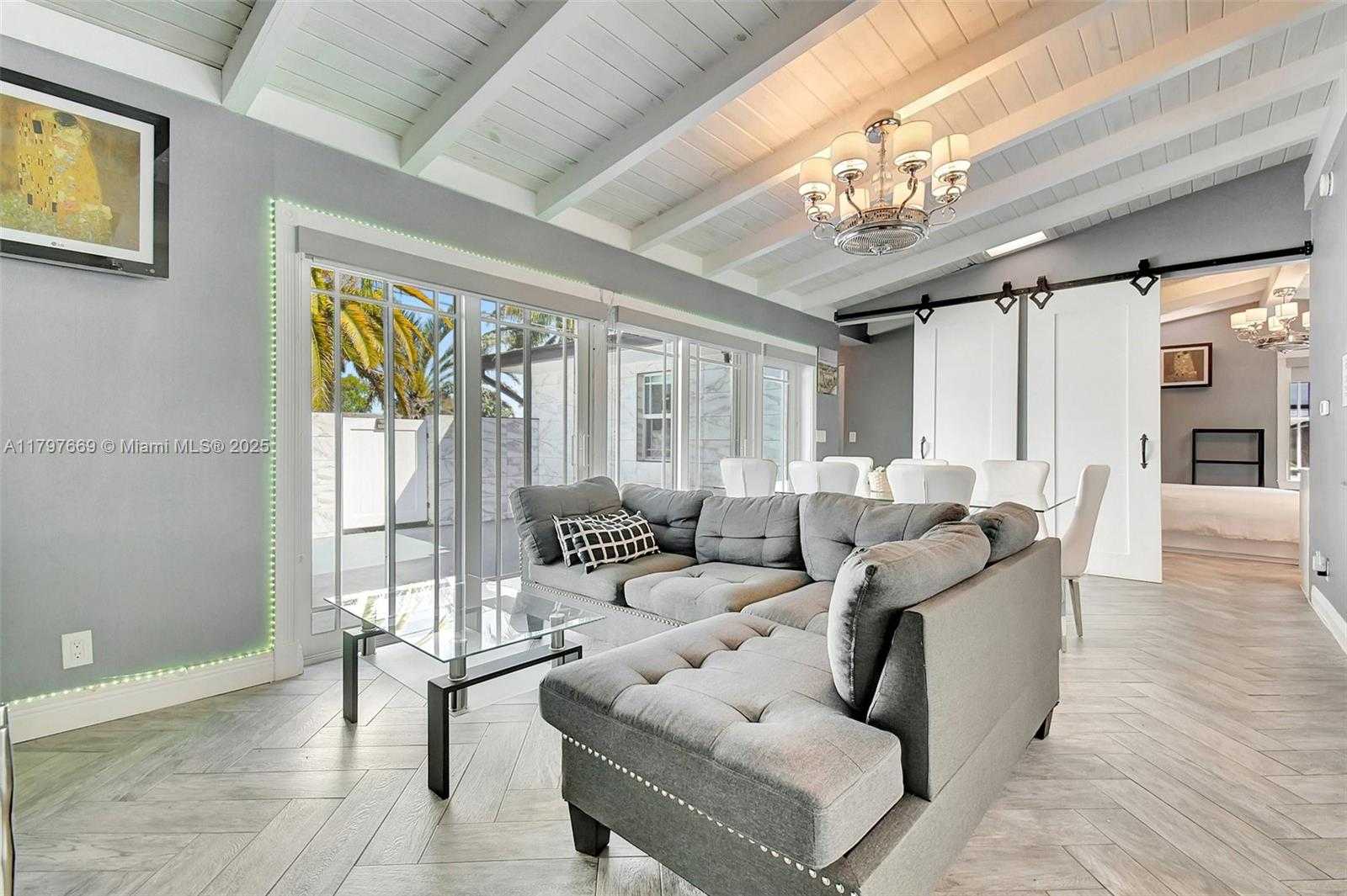 Small Image of 2531 GULFSTREAM LN #2531, Fort Lauderdale Number 14