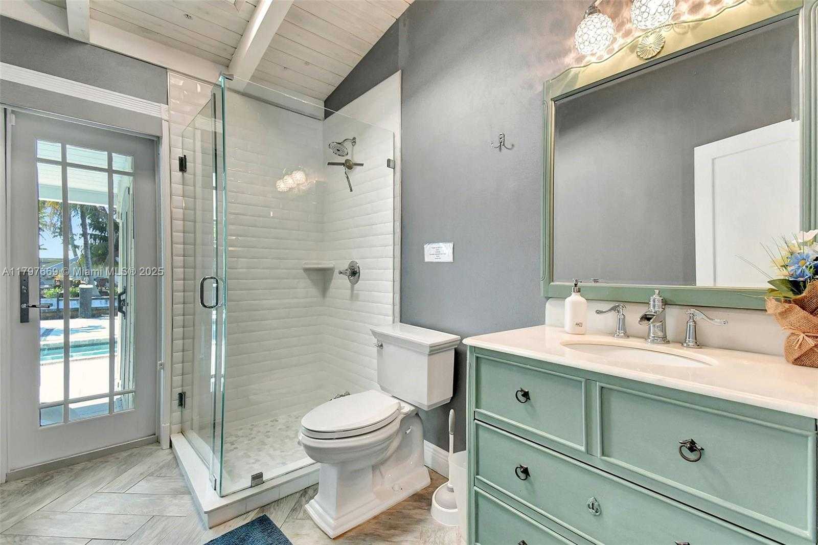 Small Image of 2531 GULFSTREAM LN #2531, Fort Lauderdale Number 17