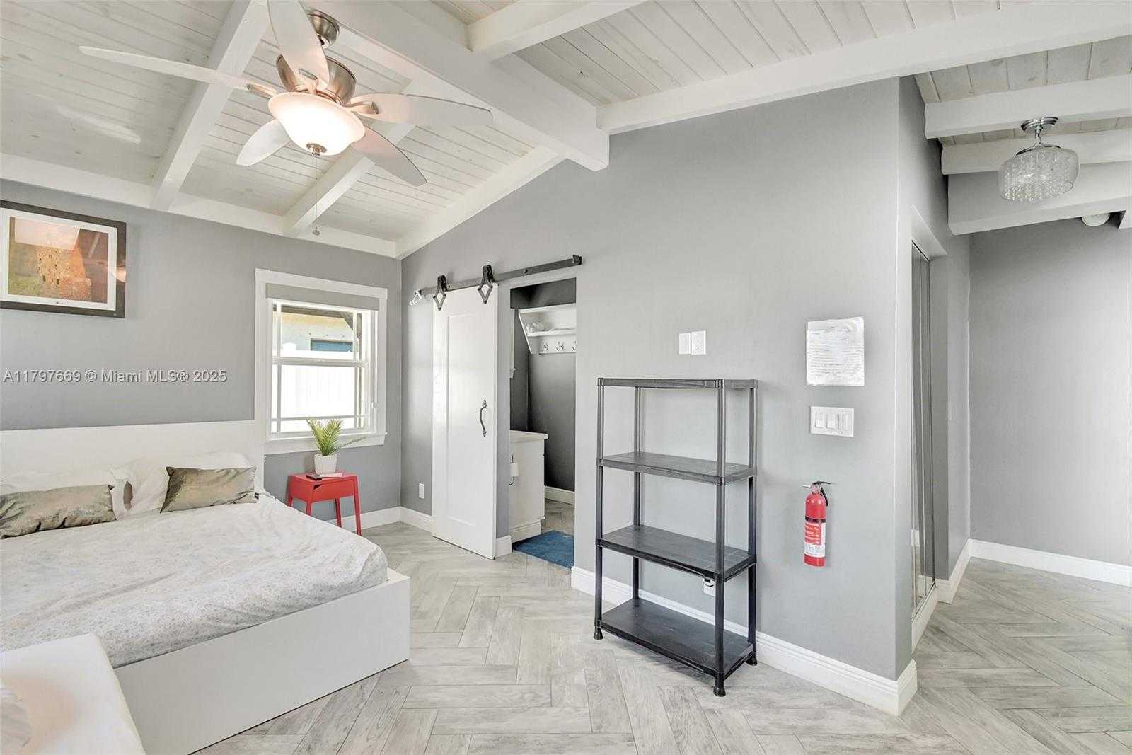 Small Image of 2531 GULFSTREAM LN #2531, Fort Lauderdale Number 26