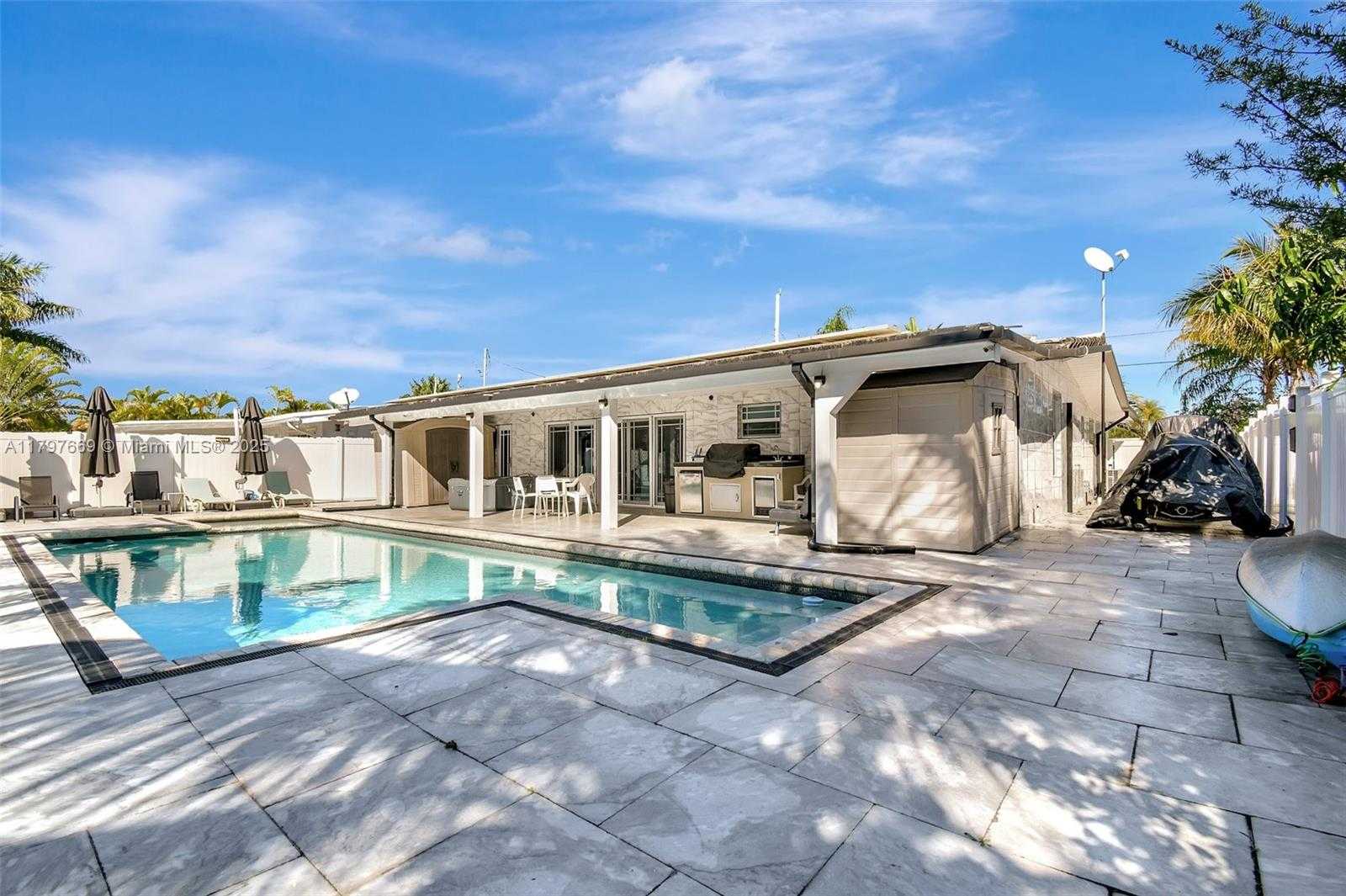 Small Image of 2531 GULFSTREAM LN #2531, Fort Lauderdale Number 32