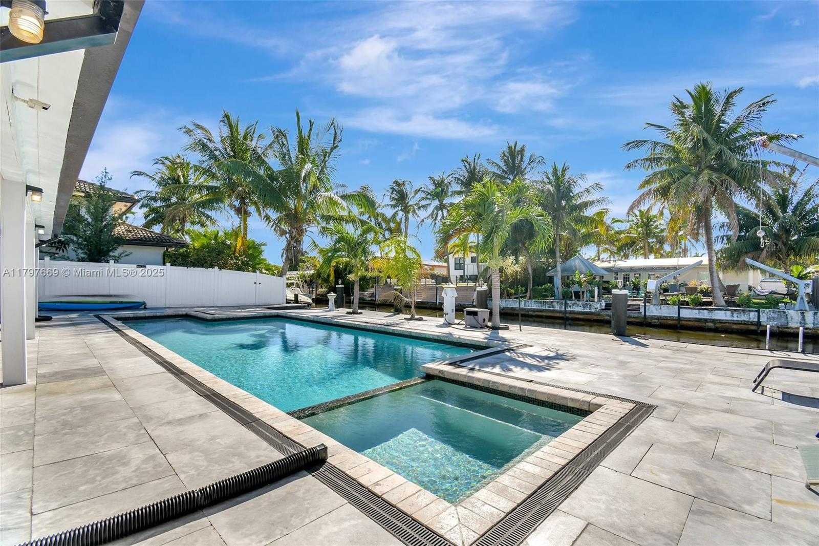 Small Image of 2531 GULFSTREAM LN #2531, Fort Lauderdale Number 33
