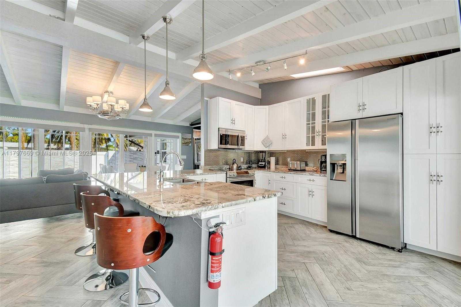 Small Image of 2531 GULFSTREAM LN #2531, Fort Lauderdale Number 5