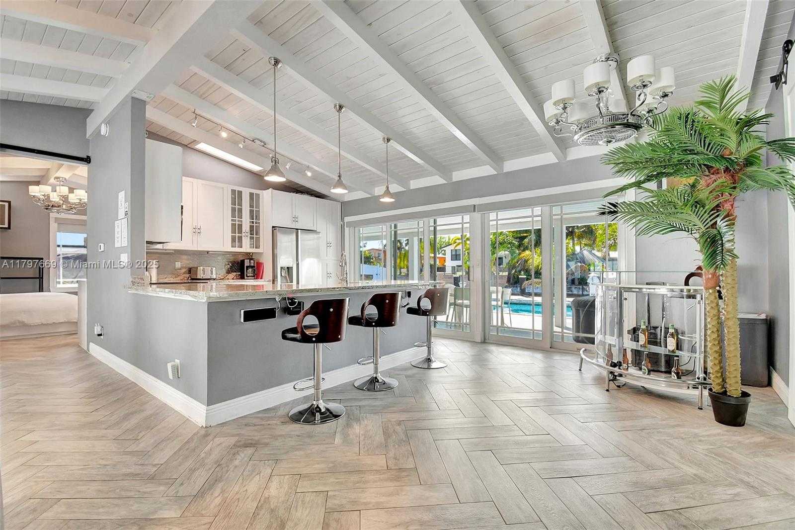 Small Image of 2531 GULFSTREAM LN #2531, Fort Lauderdale Number 6