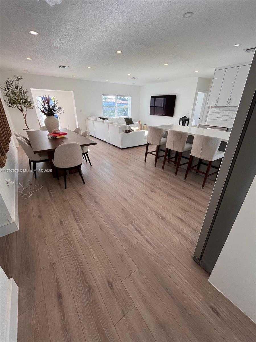Small Image of 18361 NORTH EAST 20TH PL #18361, North Miami Beach Number 17