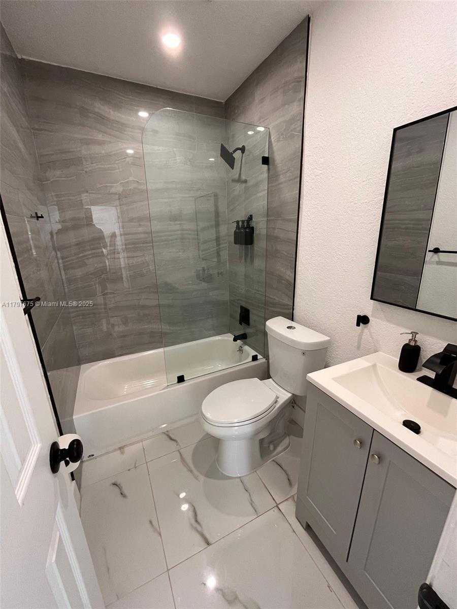 Small Image of 18361 NORTH EAST 20TH PL #18361, North Miami Beach Number 23