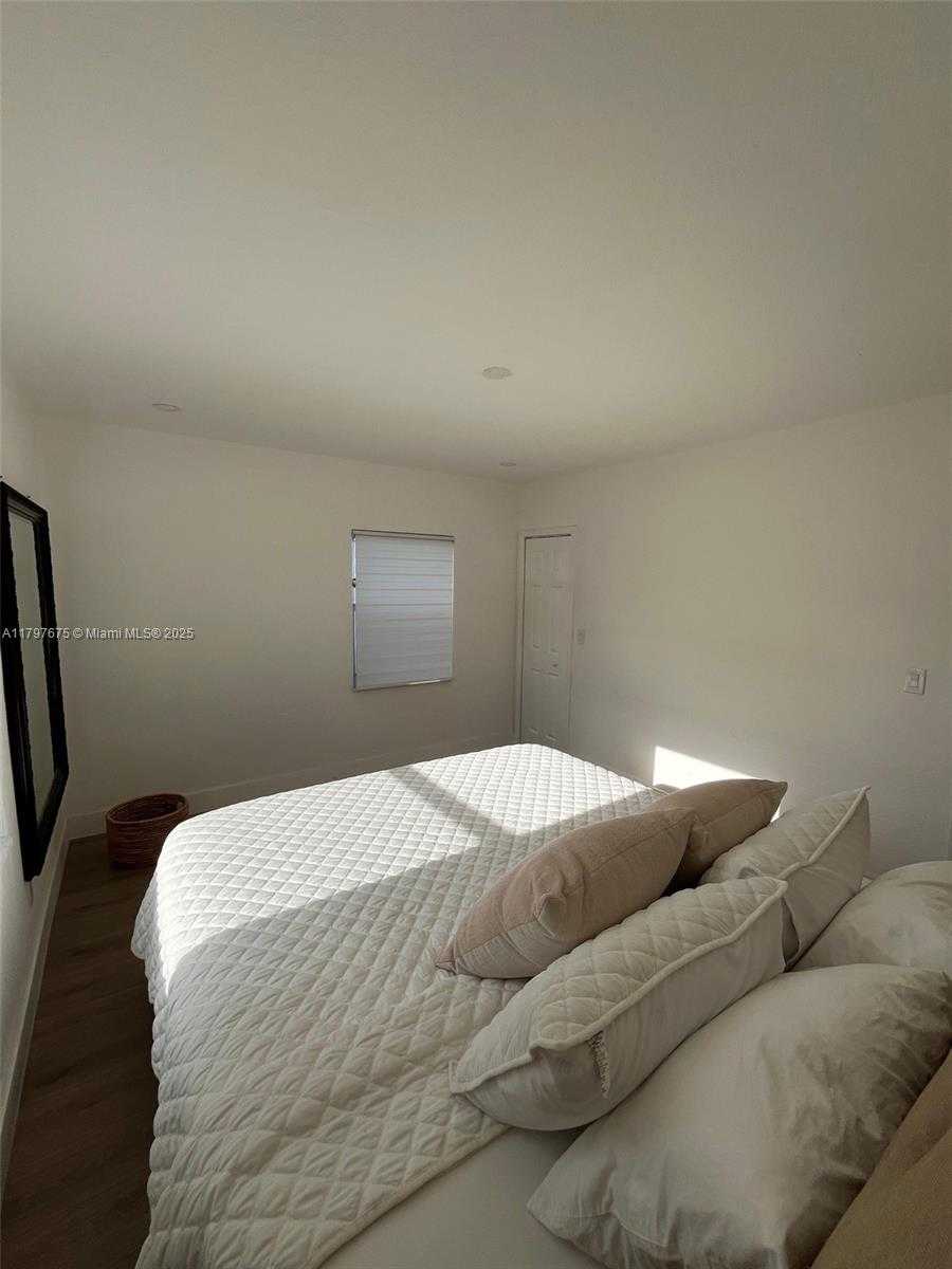 Small Image of 18361 NORTH EAST 20TH PL #18361, North Miami Beach Number 28