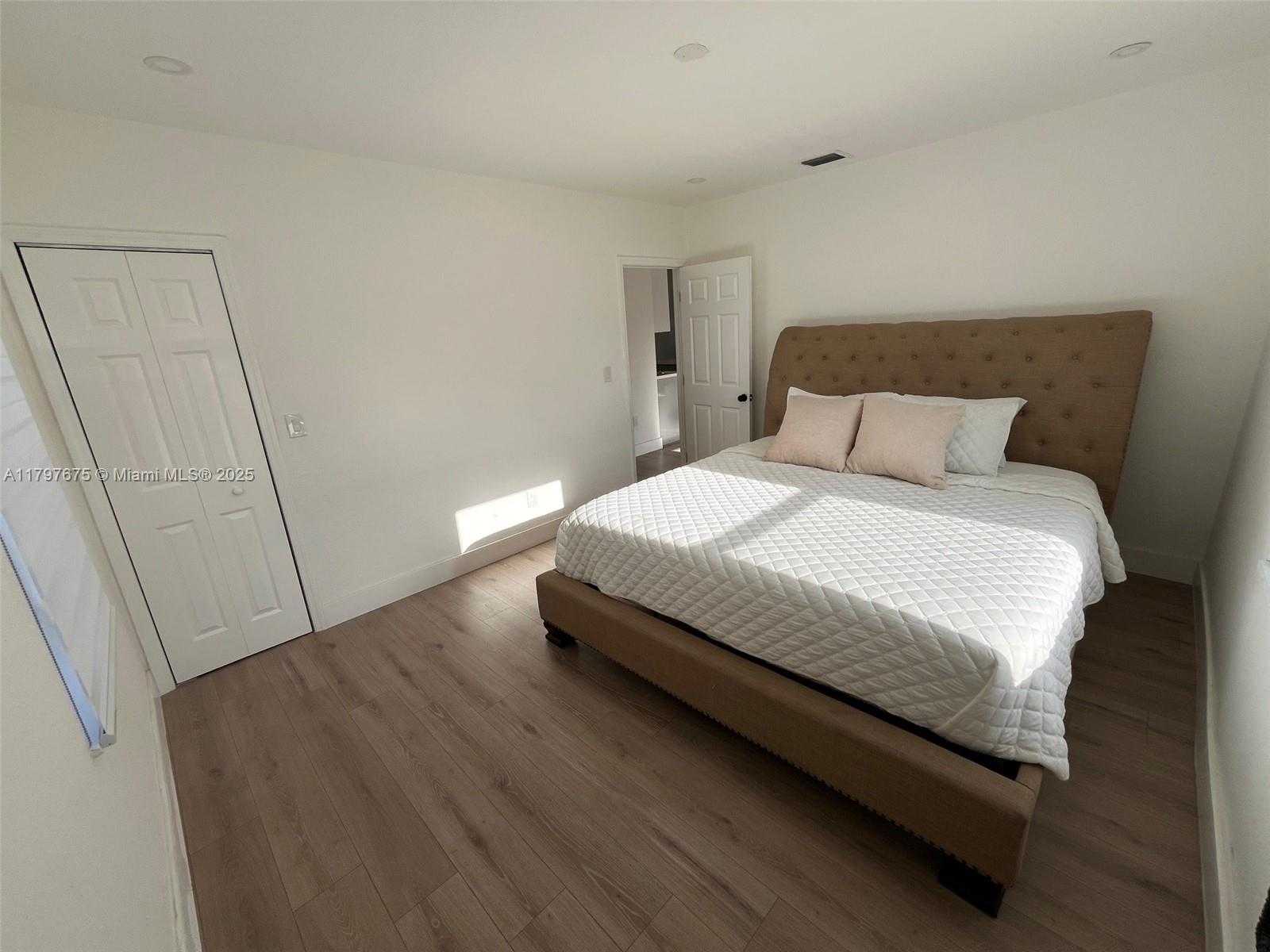 Small Image of 18361 NORTH EAST 20TH PL #18361, North Miami Beach Number 34