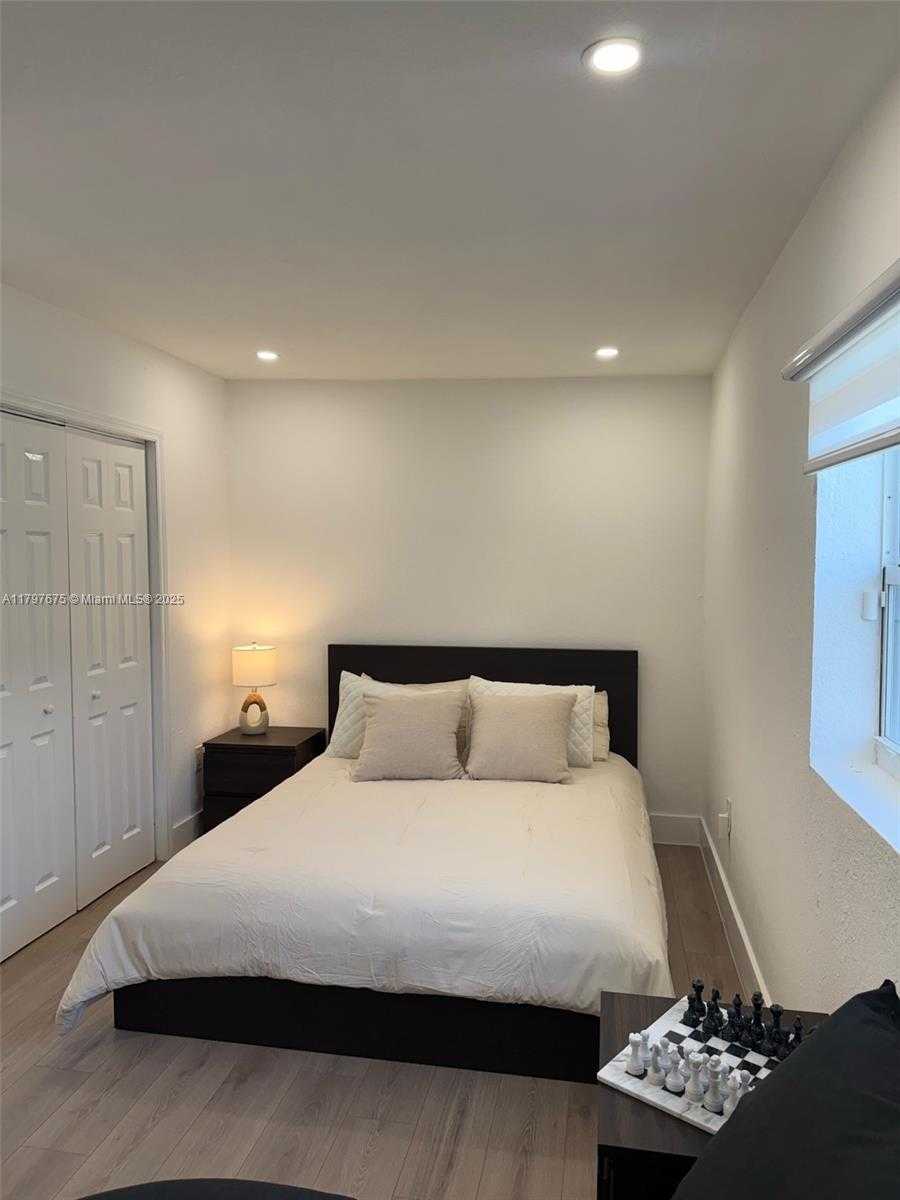 Small Image of 18361 NORTH EAST 20TH PL #18361, North Miami Beach Number 38