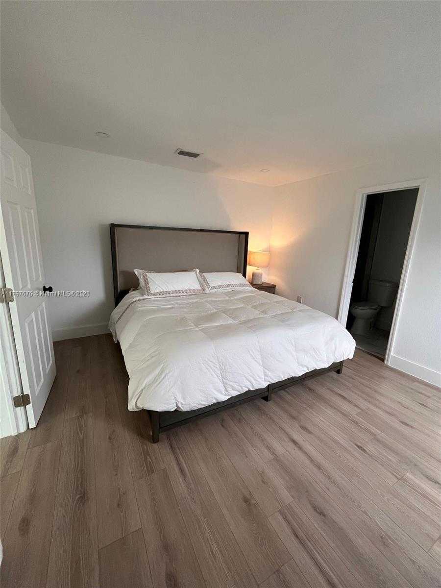 Small Image of 18361 NORTH EAST 20TH PL #18361, North Miami Beach Number 42