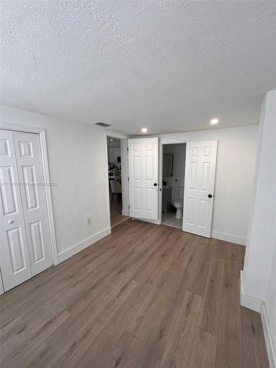 Small Image of 18361 NORTH EAST 20TH PL #18361, North Miami Beach Number 44