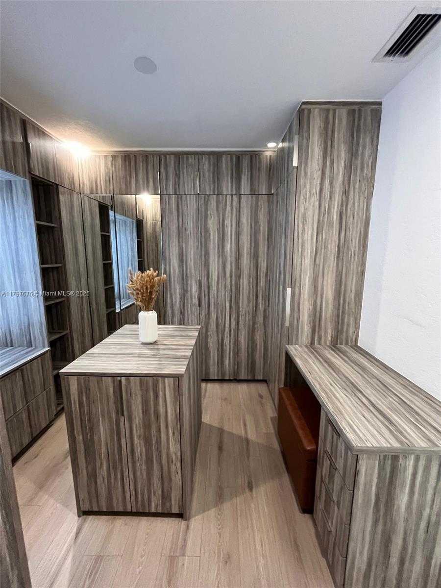 Small Image of 18361 NORTH EAST 20TH PL #18361, North Miami Beach Number 48