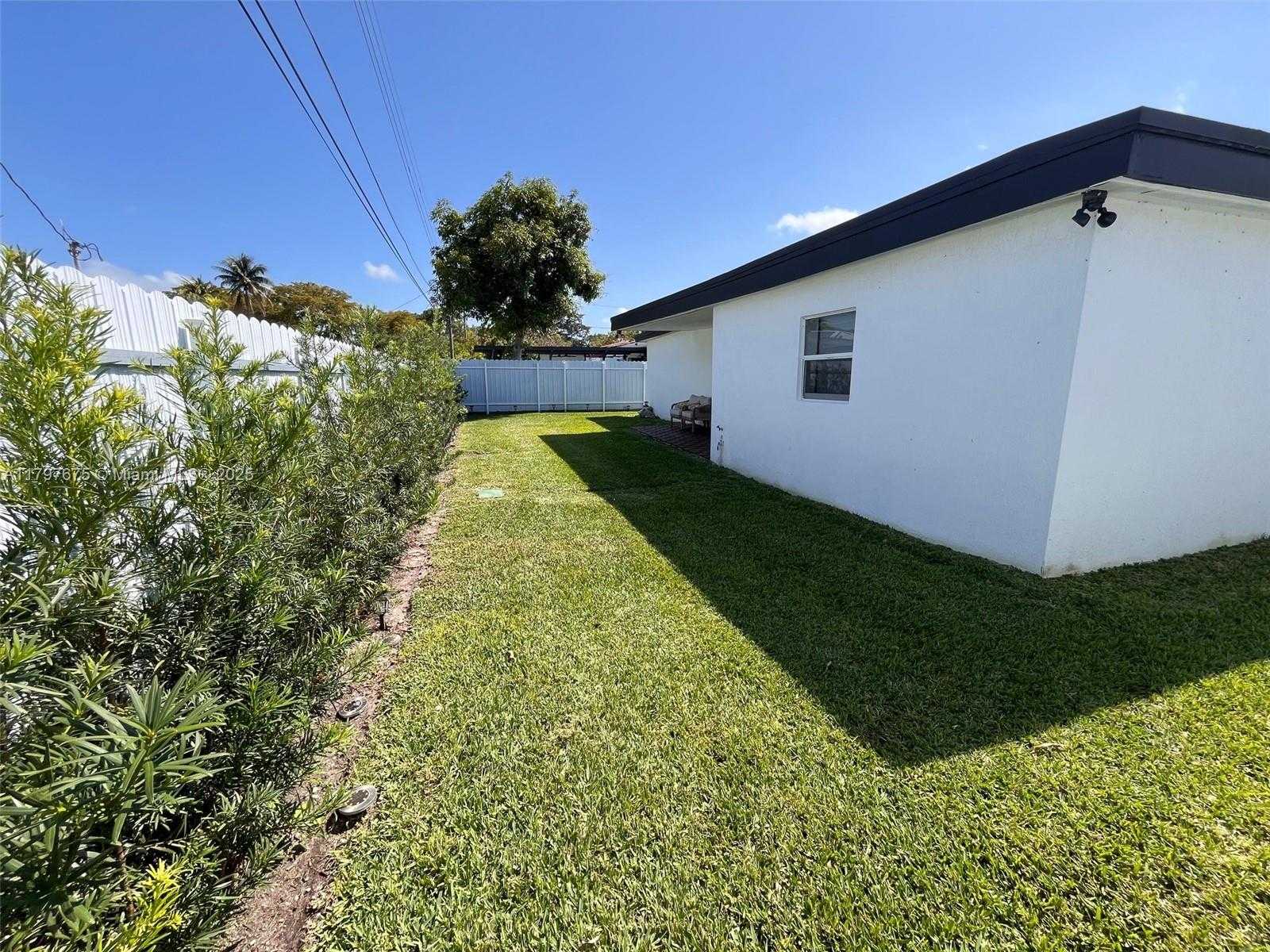 Small Image of 18361 NORTH EAST 20TH PL #18361, North Miami Beach Number 50