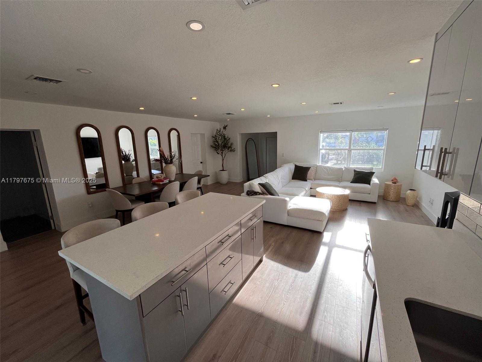 Small Image of 18361 NORTH EAST 20TH PL #18361, North Miami Beach Number 7