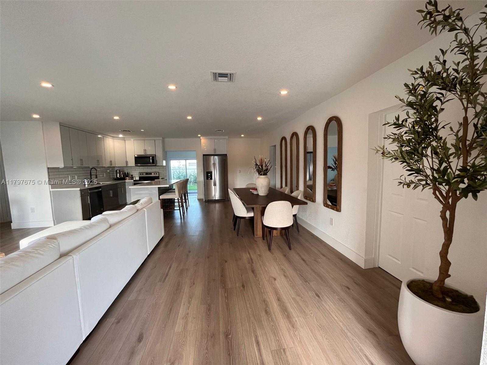 Small Image of 18361 NORTH EAST 20TH PL #18361, North Miami Beach Number 9