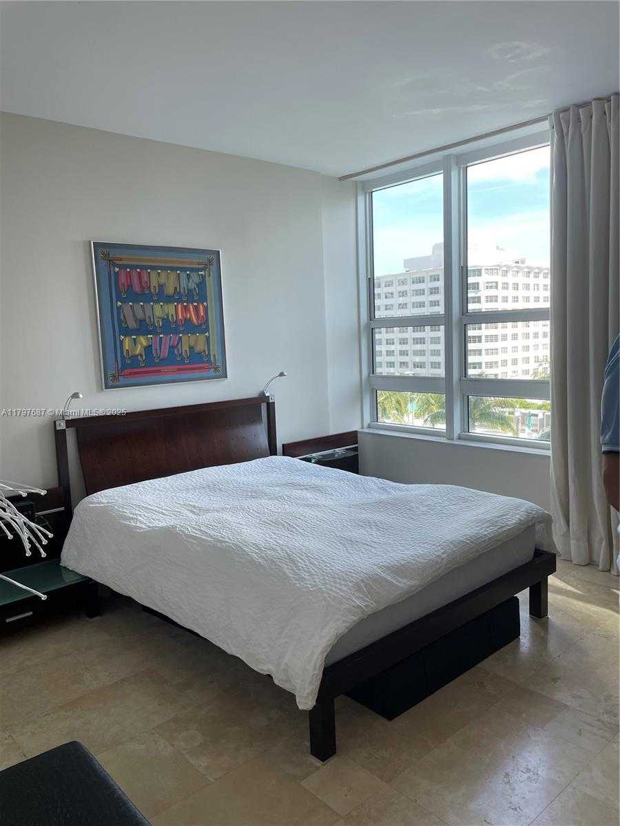 Small Image of 951 BRICKELL AVE #1408, Miami Number 12