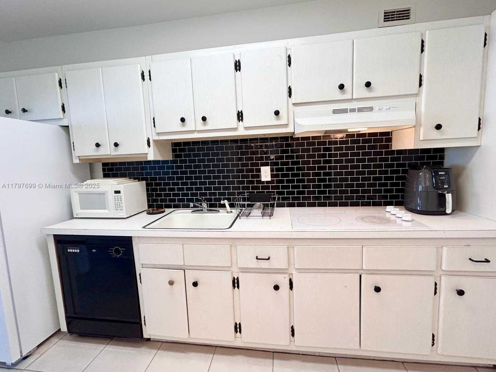 Small Image of 100 LINCOLN RD #412, Miami Beach Number 5