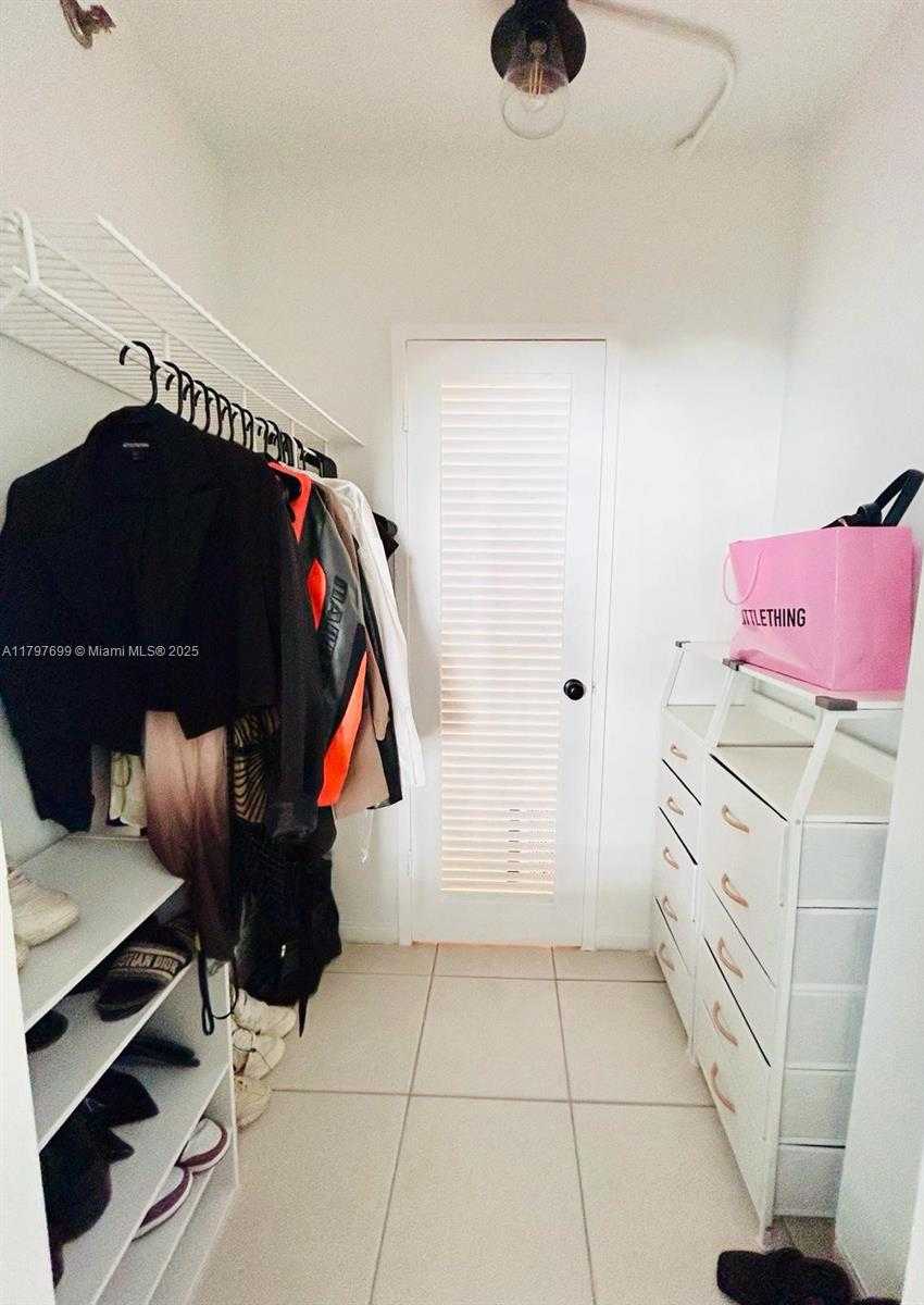 Small Image of 100 LINCOLN RD #412, Miami Beach Number 6