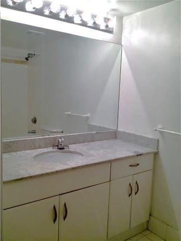 Small Image of 1200 BRICKELL BAY DR #3110, Miami Number 4