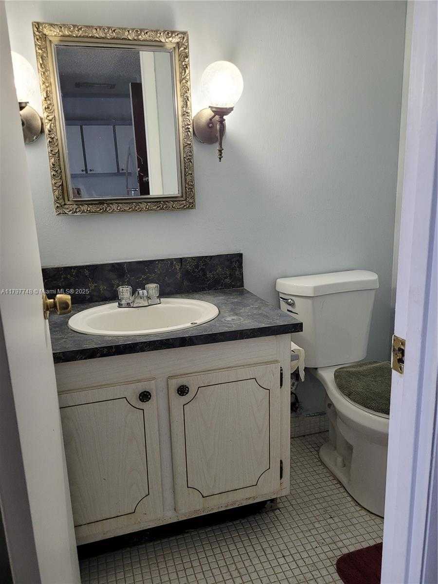 Small Image of 2025 NORTH EAST 164TH ST #819, North Miami Beach Number 12