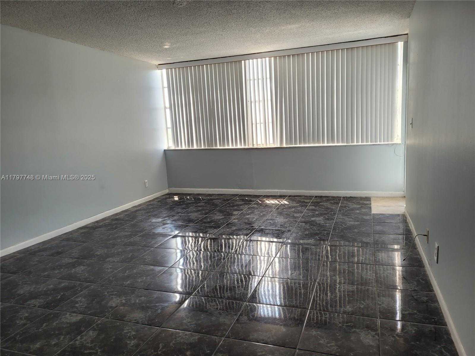 Small Image of 2025 NORTH EAST 164TH ST #819, North Miami Beach Number 2