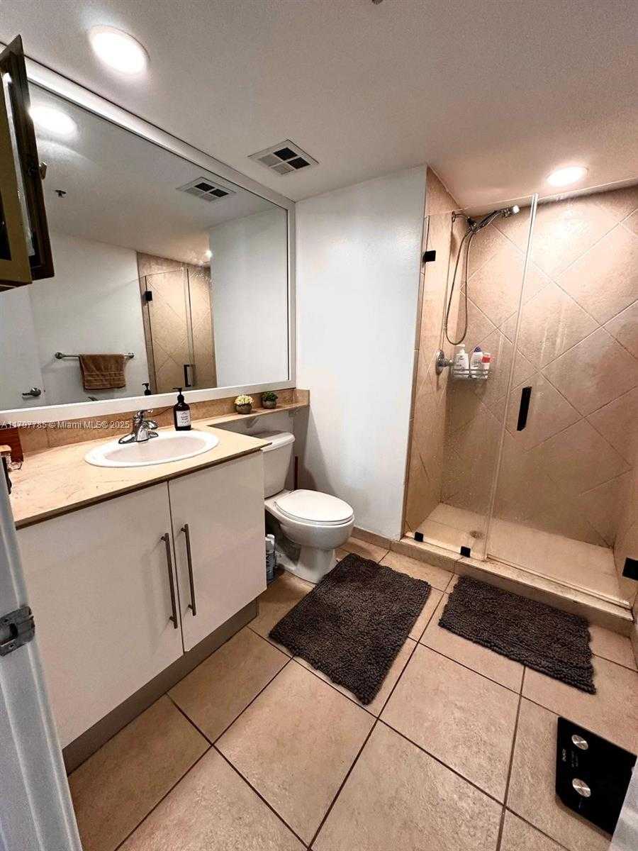 Small Image of 325 SOUTH BISCAYNE BLVD #3222, Miami Number 19