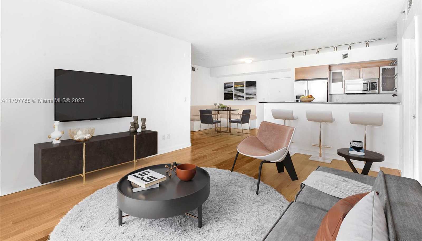 Small Image of 325 SOUTH BISCAYNE BLVD #3222, Miami Number 2