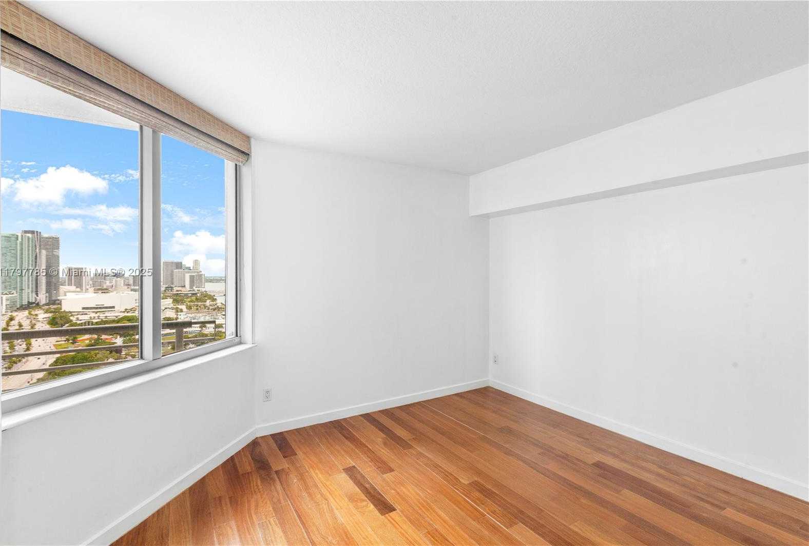 Small Image of 325 SOUTH BISCAYNE BLVD #3222, Miami Number 8