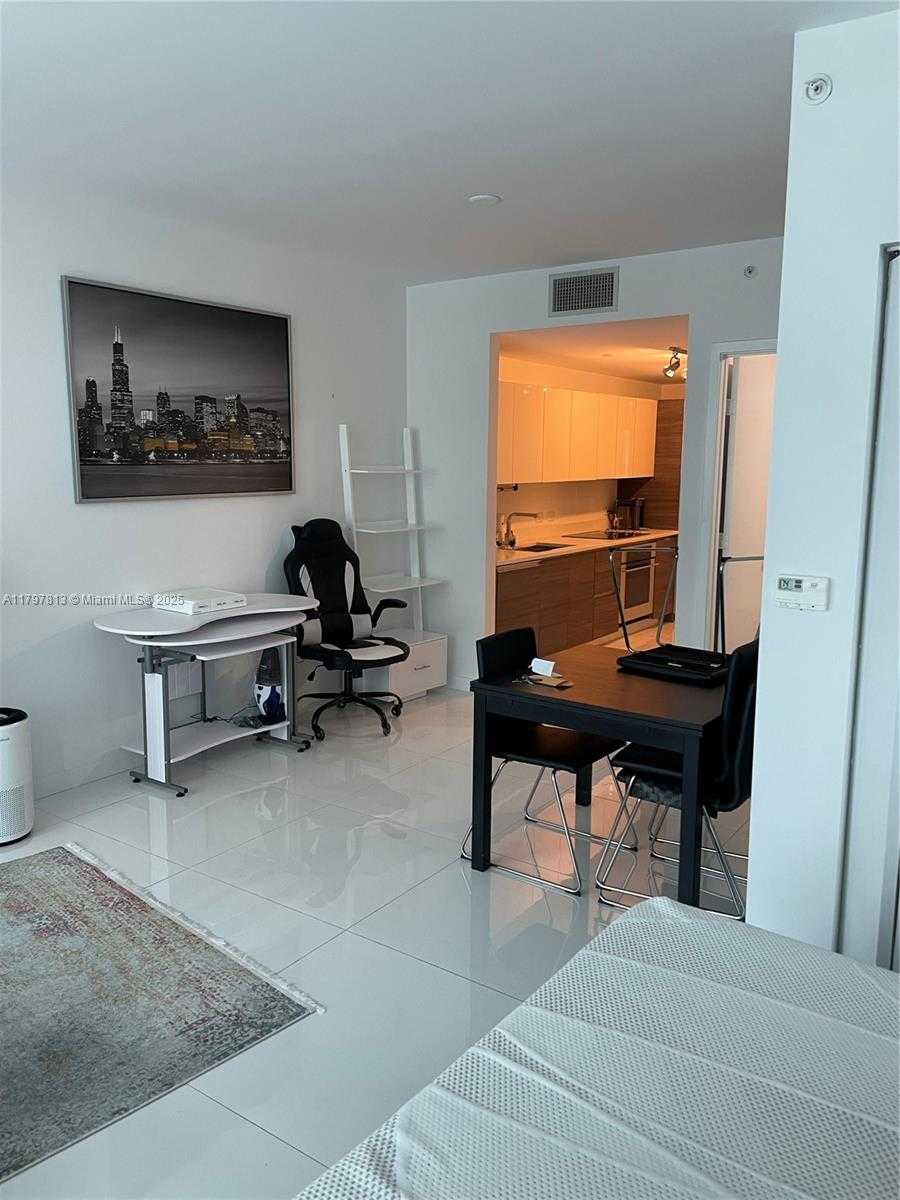 Small Image of 1100 SOUTH MIAMI AVE #3306, Miami Number 25