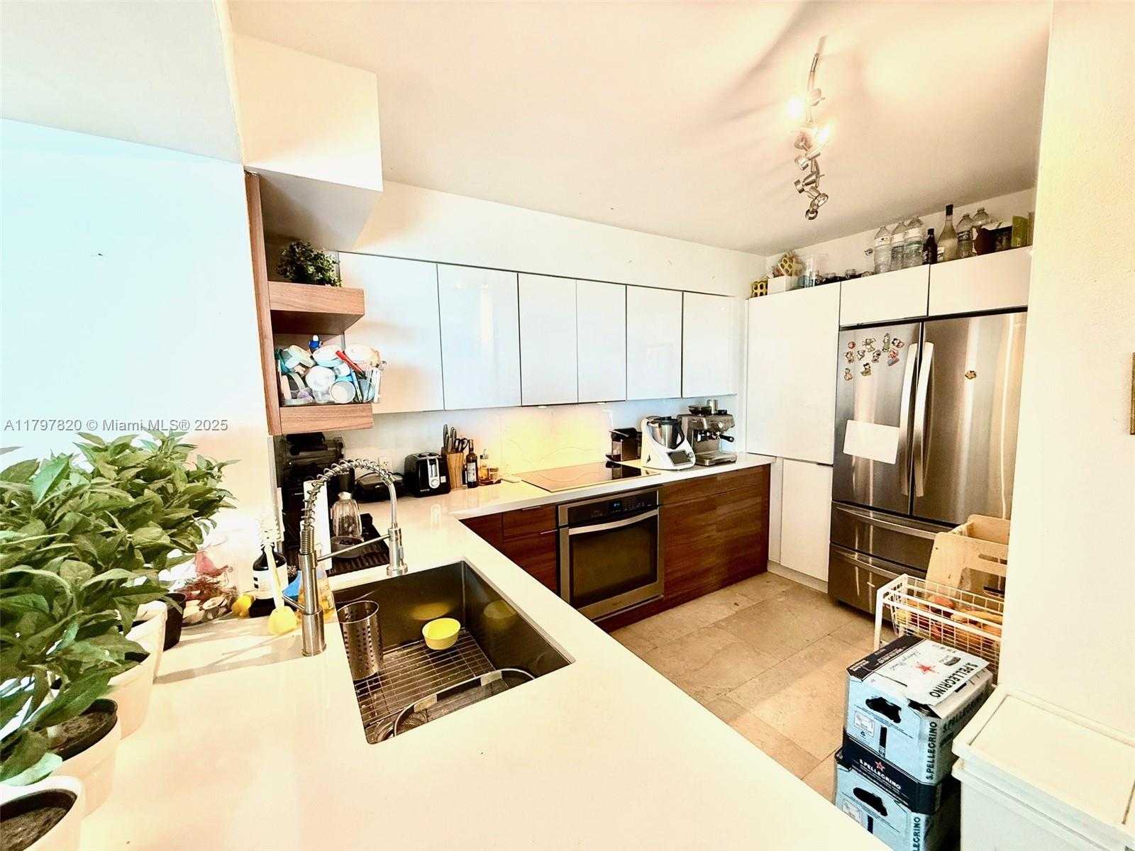 Small Image of 1155 BRICKELL BAY DR #1804, Miami Number 10