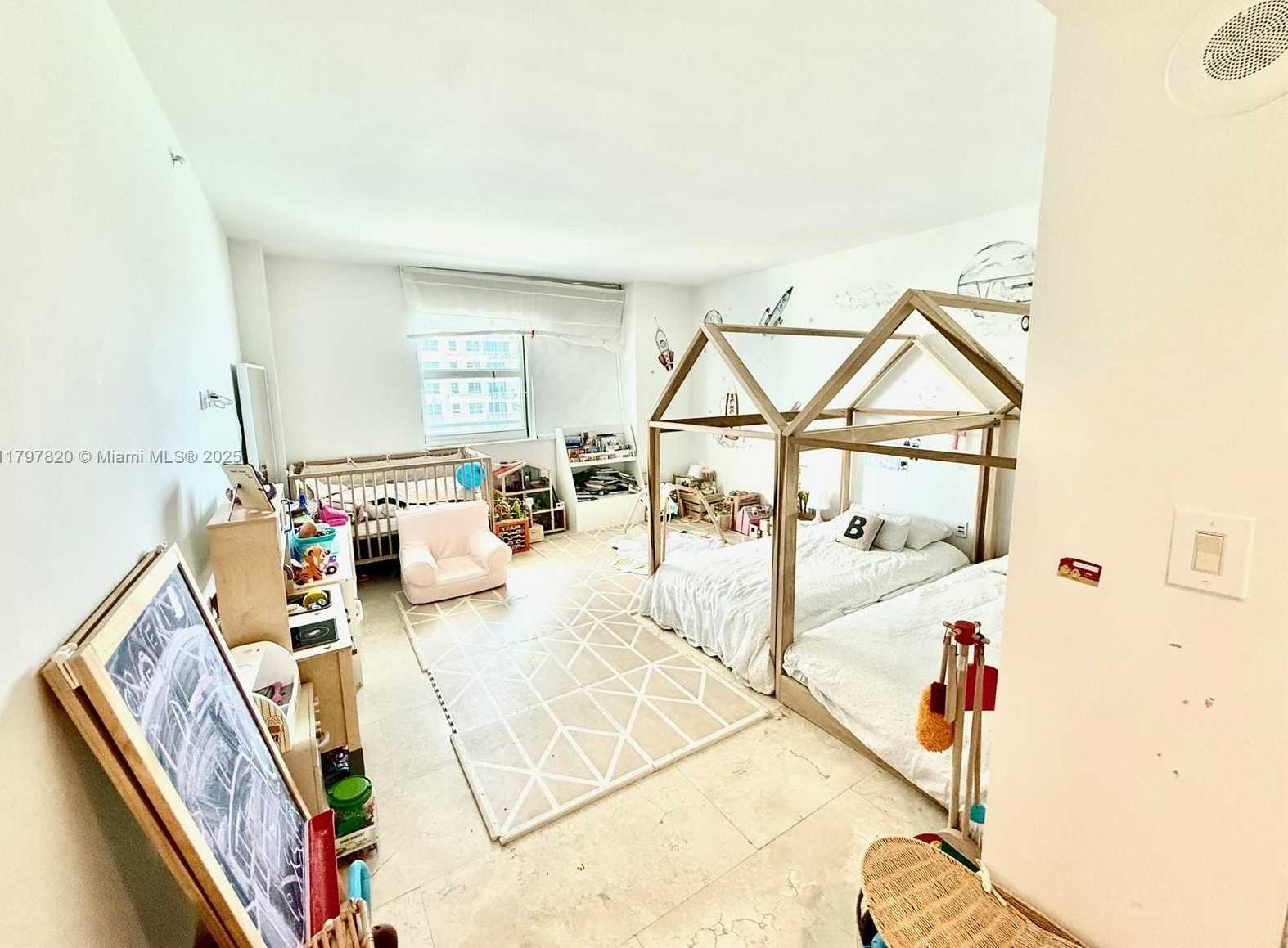 Small Image of 1155 BRICKELL BAY DR #1804, Miami Number 14