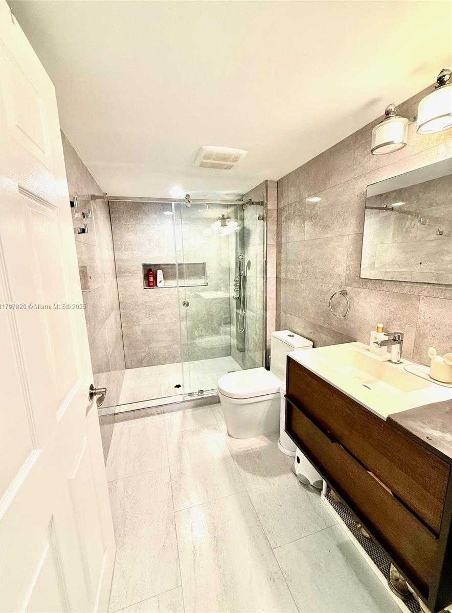 Small Image of 1155 BRICKELL BAY DR #1804, Miami Number 15