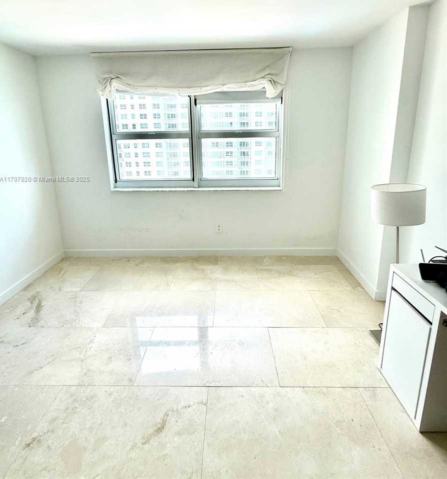 Small Image of 1155 BRICKELL BAY DR #1804, Miami Number 16