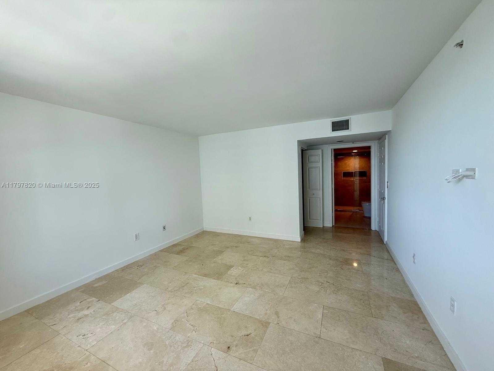 Small Image of 1155 BRICKELL BAY DR #1804, Miami Number 17