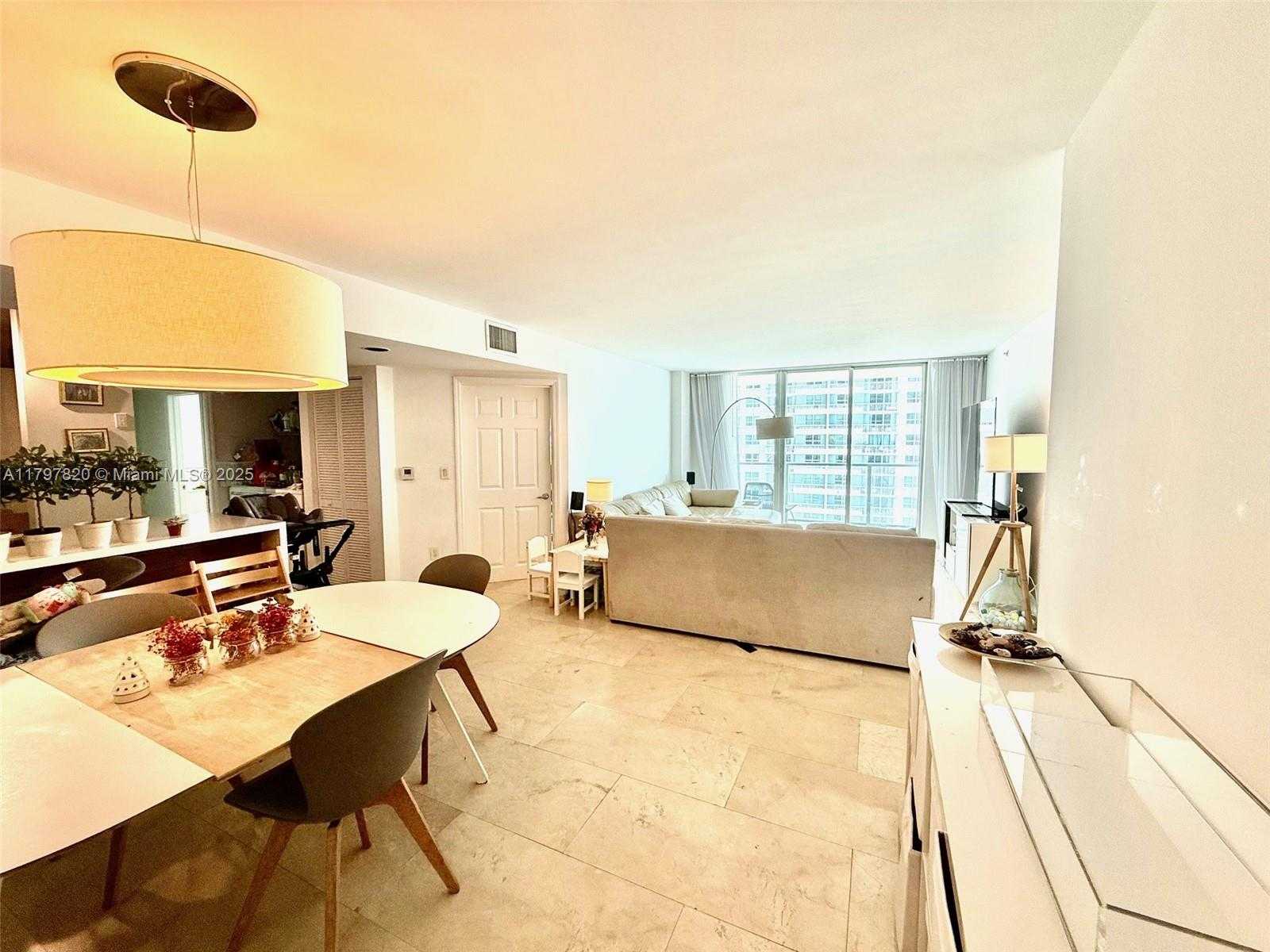 Small Image of 1155 BRICKELL BAY DR #1804, Miami Number 2
