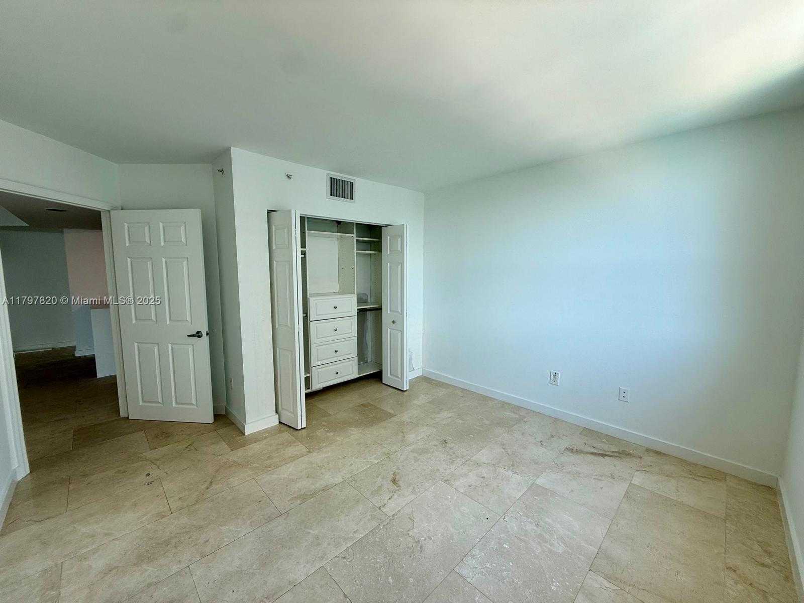 Small Image of 1155 BRICKELL BAY DR #1804, Miami Number 22