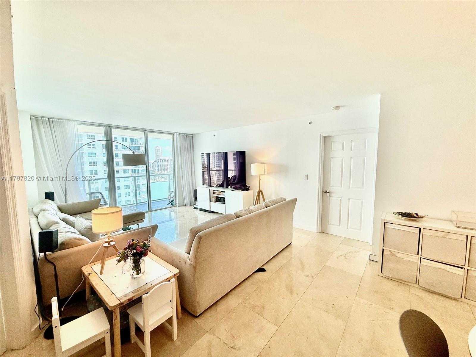 Small Image of 1155 BRICKELL BAY DR #1804, Miami Number 3