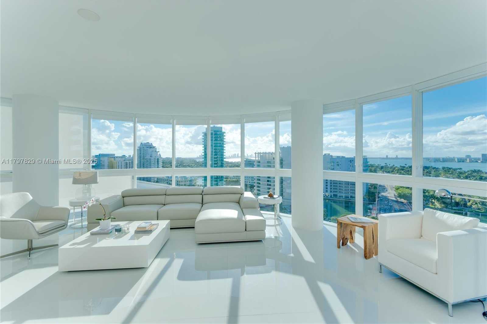Small Image of 6301 COLLINS AVE #1805, Miami Beach Number 3