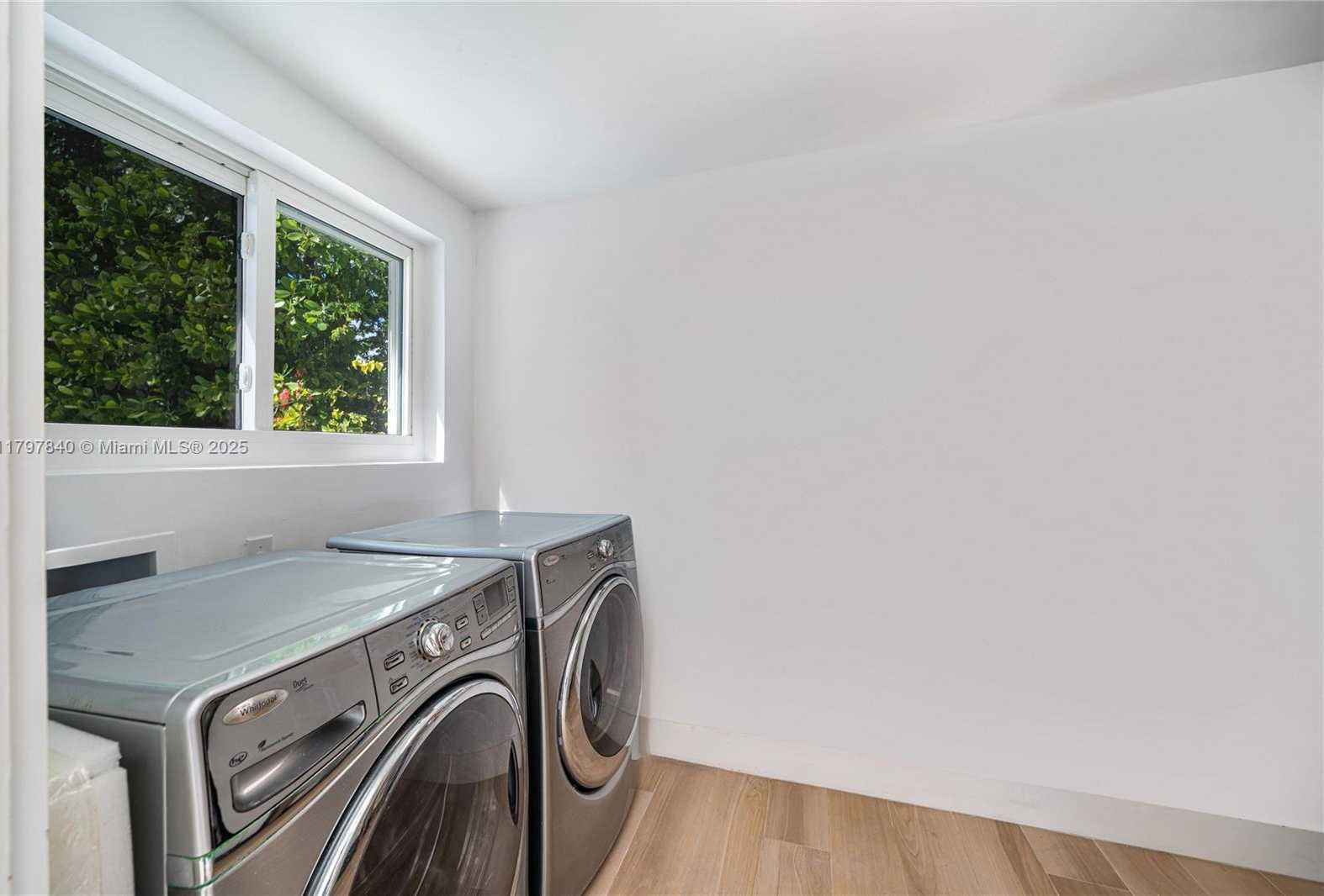 Small Image of 730 SOUTH WEST 26TH RD, Miami Number 16