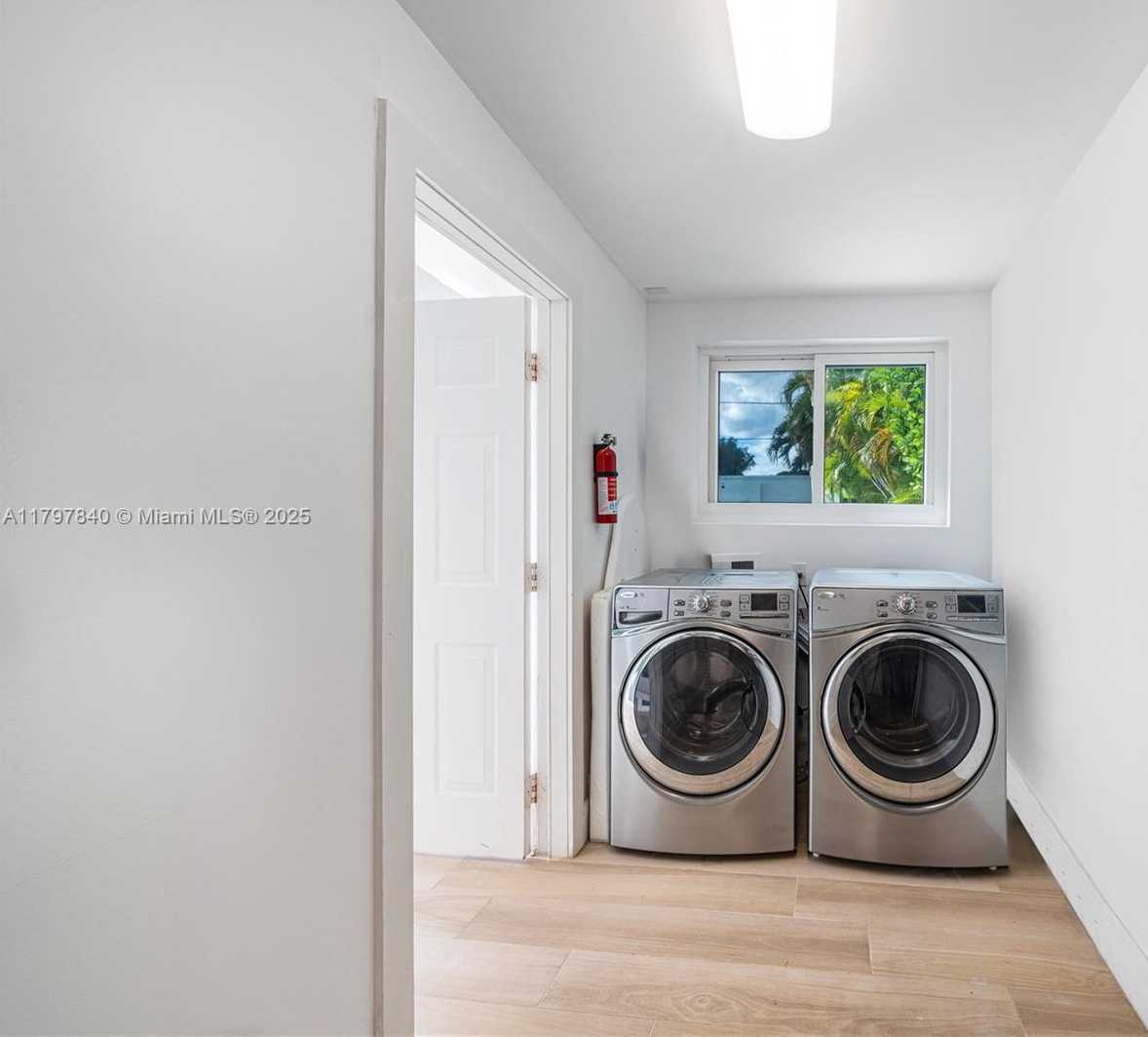 Small Image of 730 SOUTH WEST 26TH RD, Miami Number 17