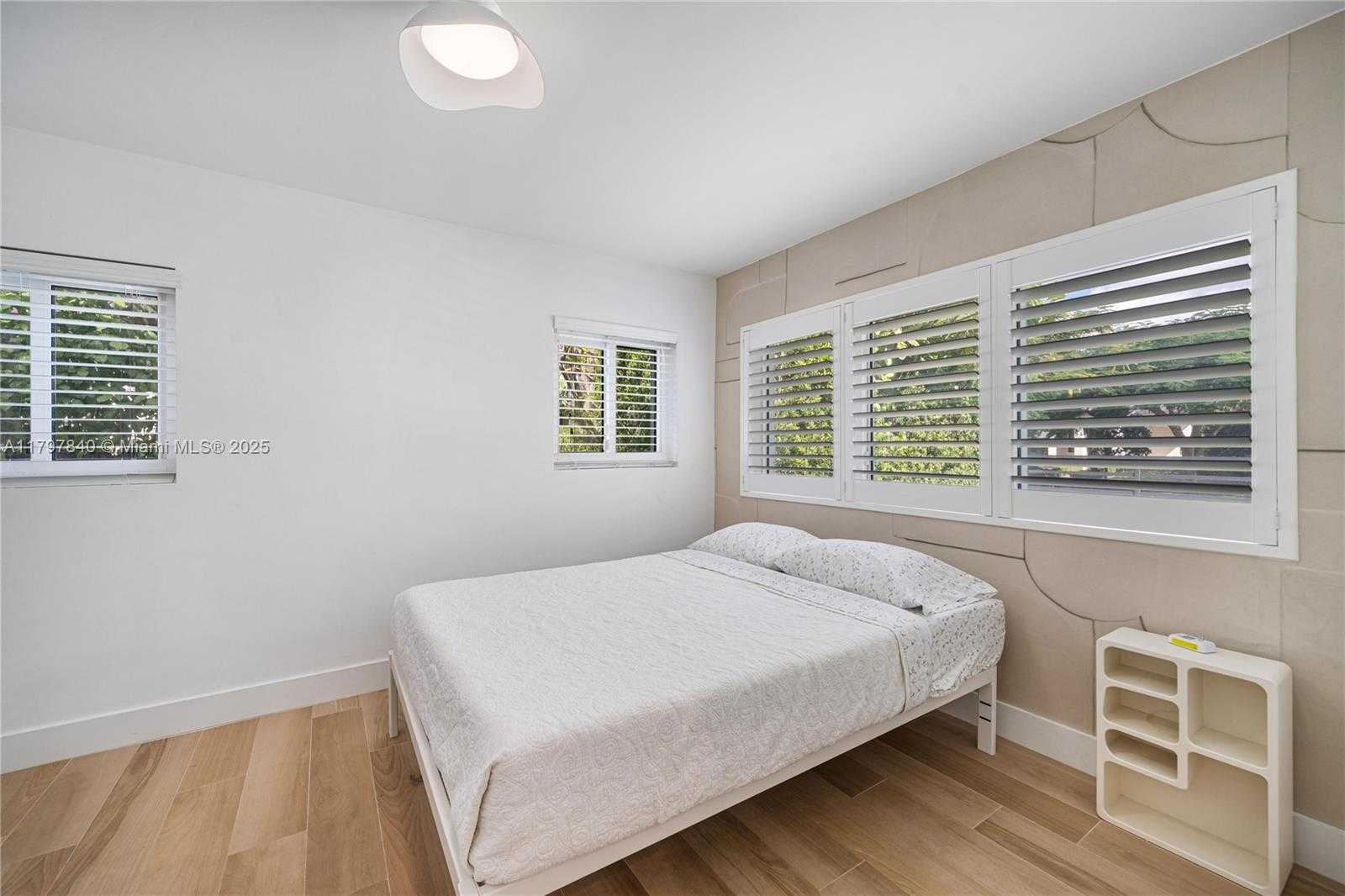 Small Image of 730 SOUTH WEST 26TH RD, Miami Number 27