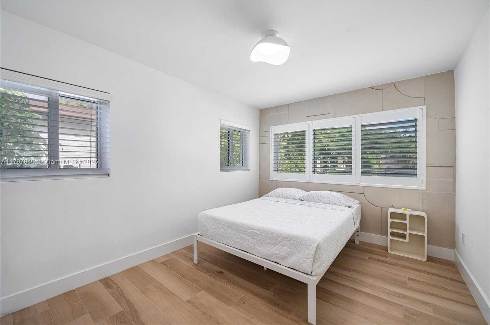 Small Image of 730 SOUTH WEST 26TH RD, Miami Number 28