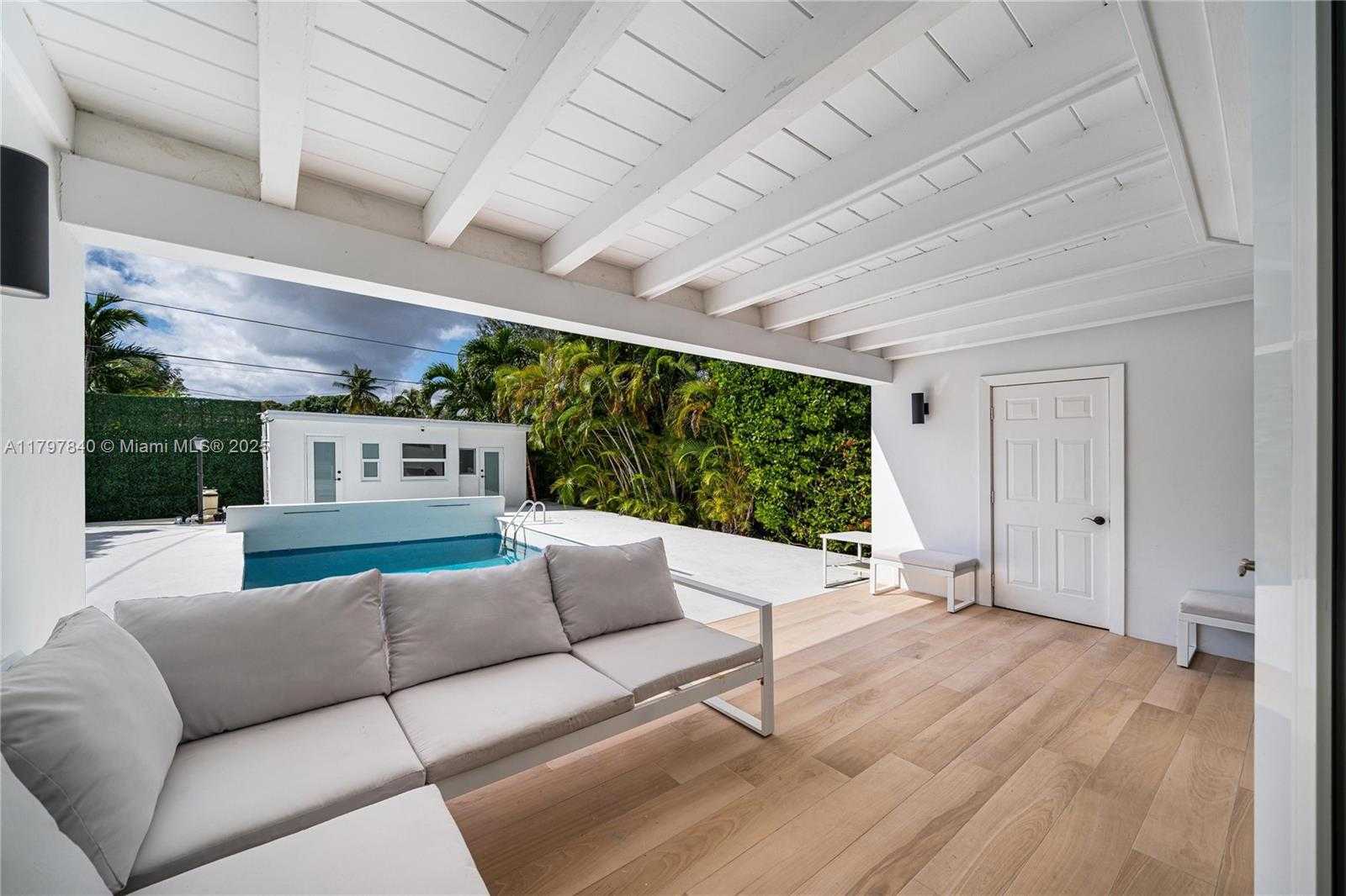 Small Image of 730 SOUTH WEST 26TH RD, Miami Number 30