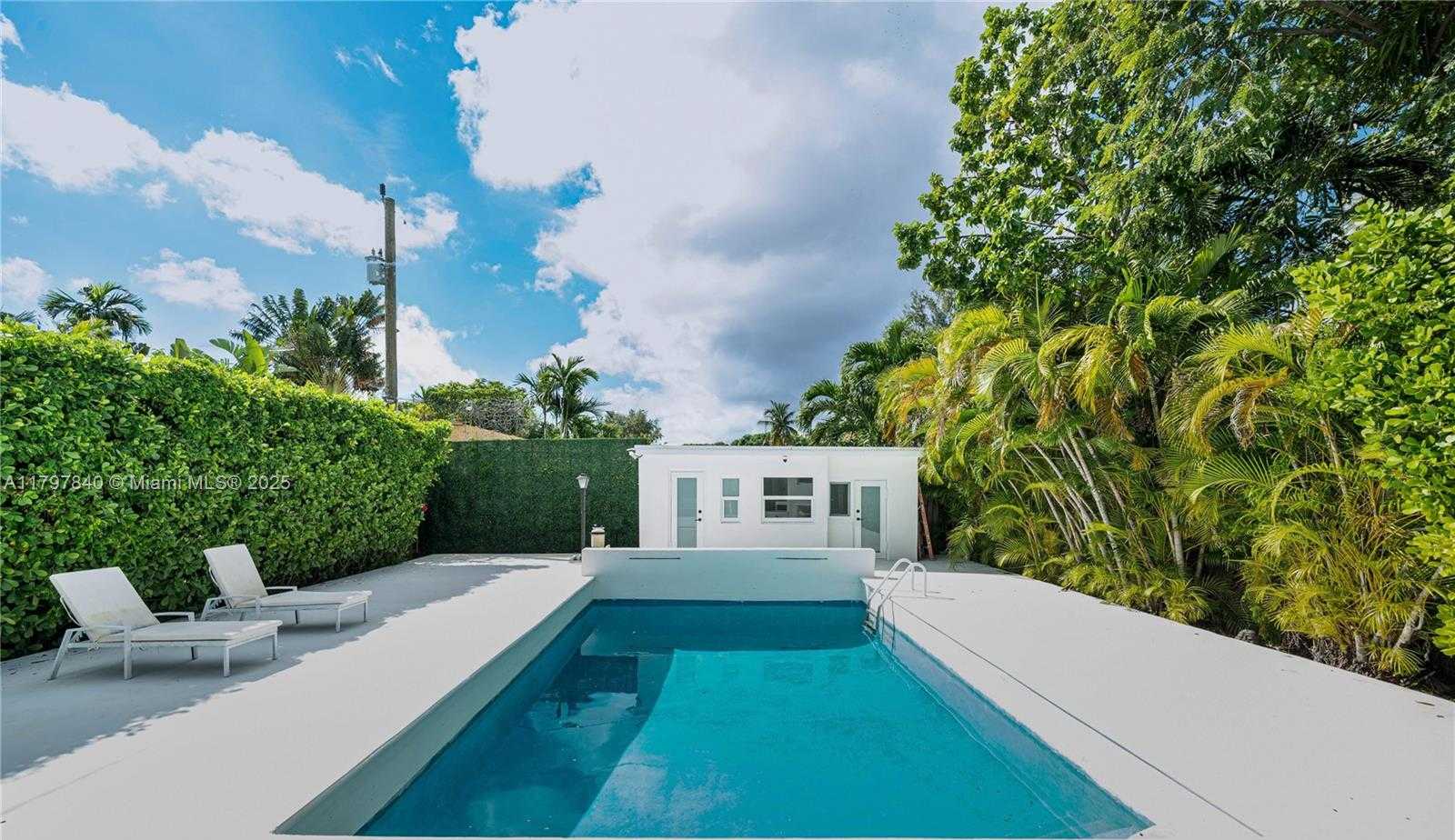 Small Image of 730 SOUTH WEST 26TH RD, Miami Number 31