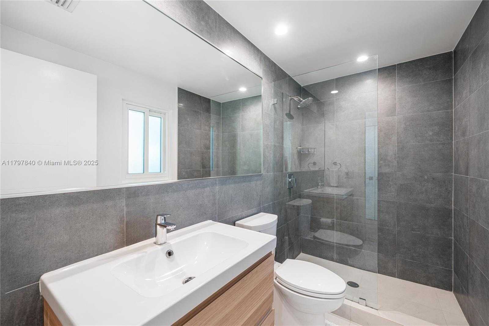 Small Image of 730 SOUTH WEST 26TH RD, Miami Number 33