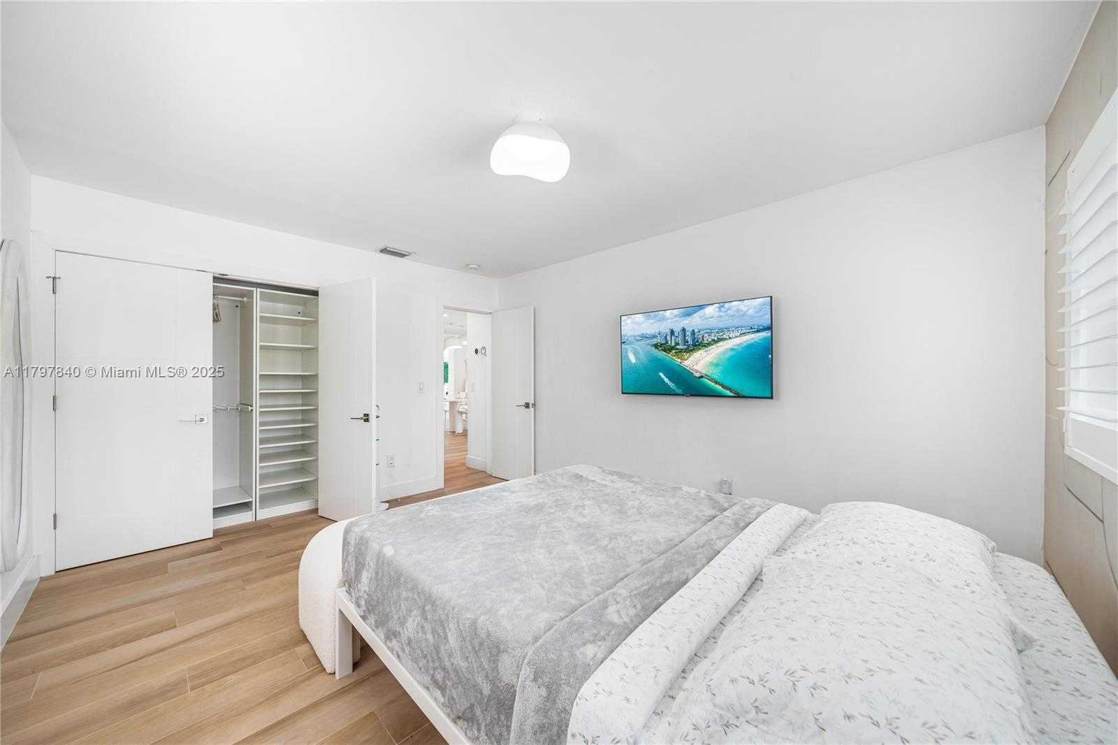 Small Image of 730 SOUTH WEST 26TH RD, Miami Number 35
