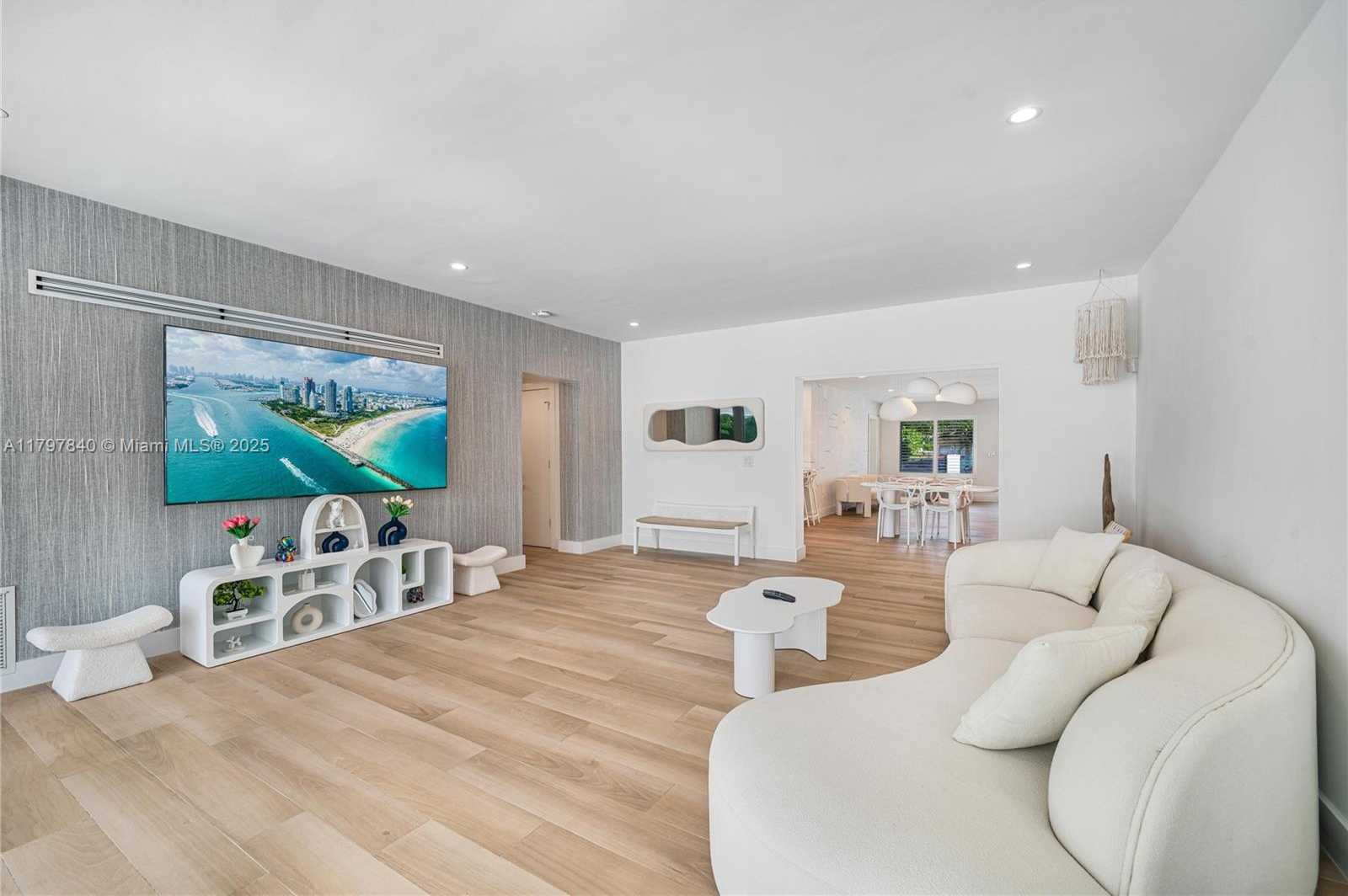 Small Image of 730 SOUTH WEST 26TH RD, Miami Number 6