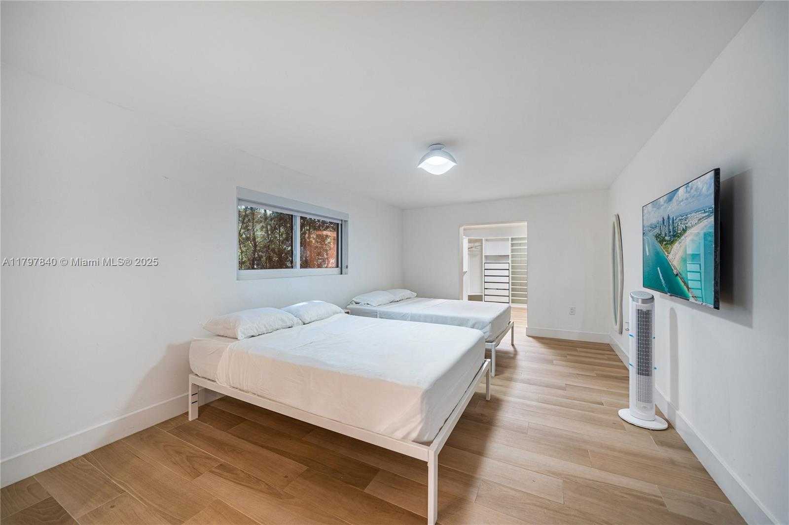Small Image of 730 SOUTH WEST 26TH RD, Miami Number 7