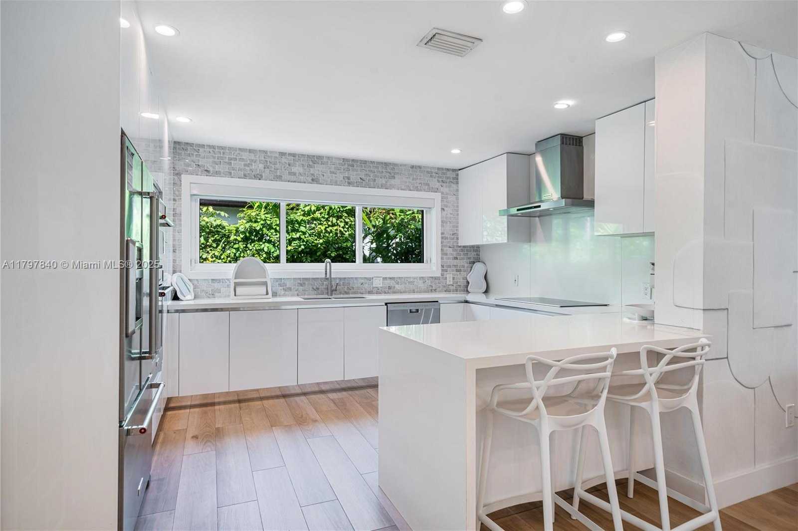 Small Image of 730 SOUTH WEST 26TH RD, Miami Number 9