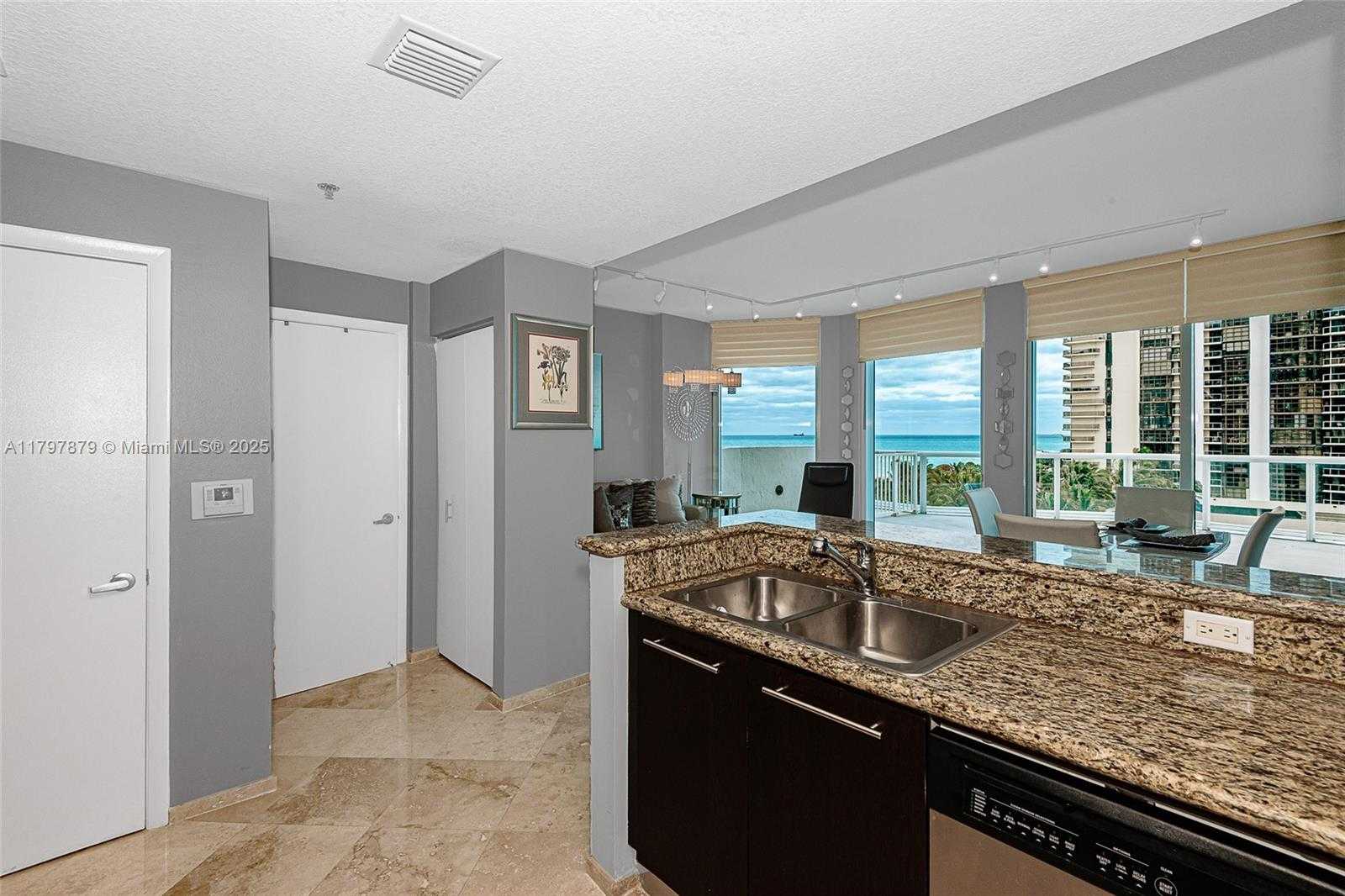 Small Image of 6515 COLLINS AVE #607, Miami Beach Number 10